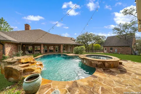 8639 RAINTREE WOODS DR