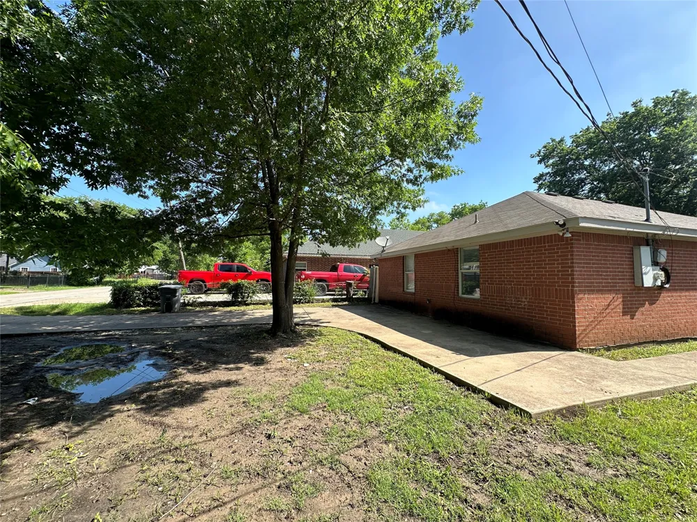 726 Elkhart Avenue Dallas, TX 75217