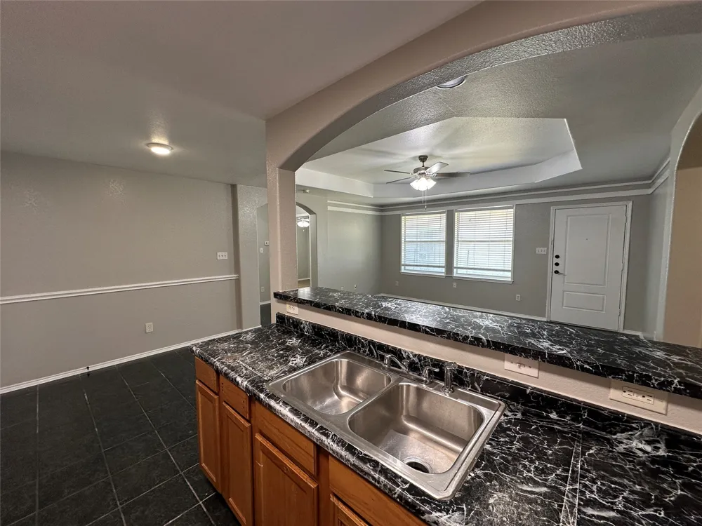 726 Elkhart Avenue Dallas, TX 75217