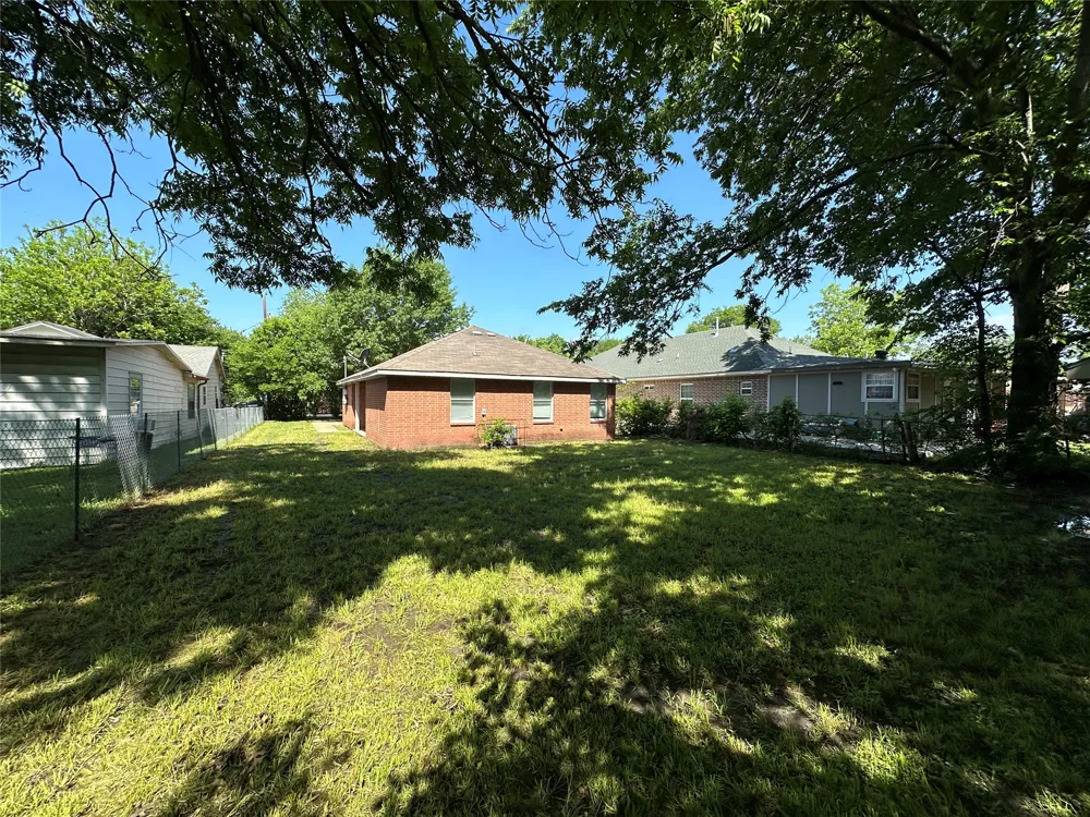 726 Elkhart Avenue Dallas, TX 75217