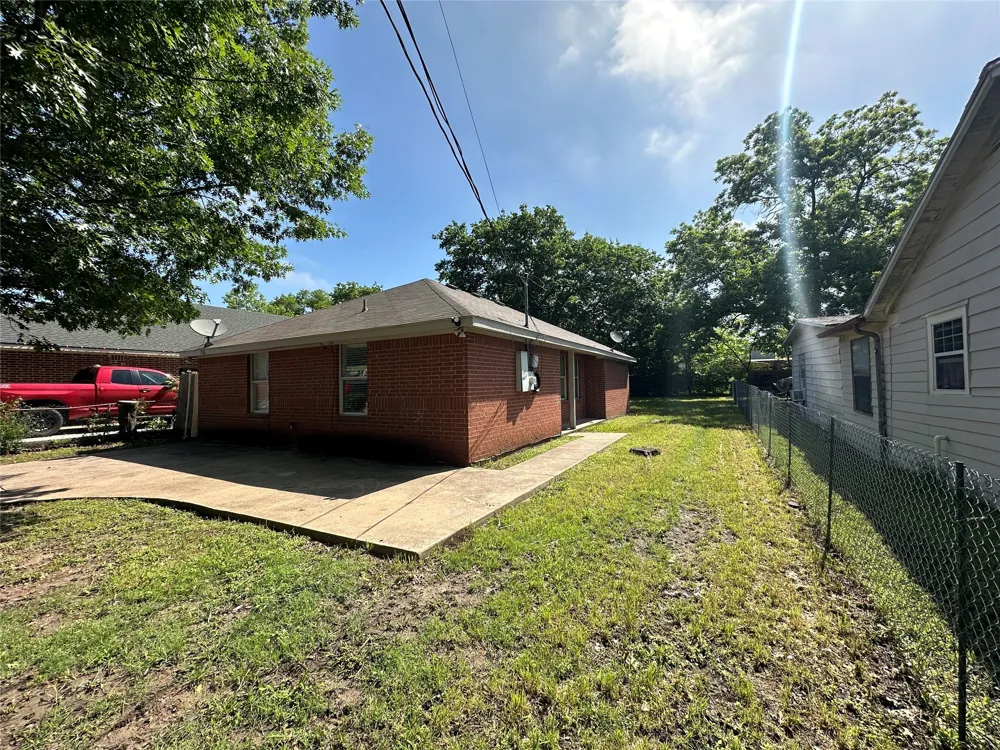 726 Elkhart Avenue Dallas, TX 75217