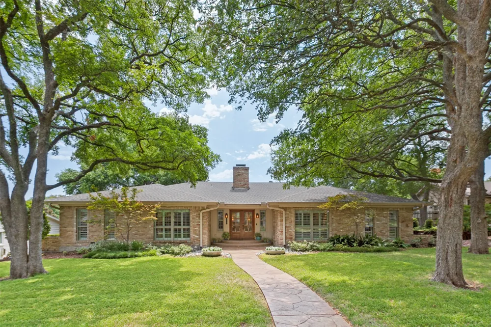 313 Arborcrest Drive Richardson, TX 75080