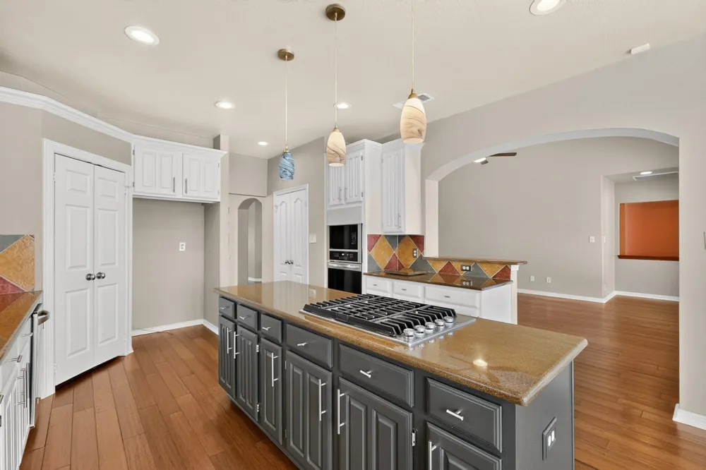 713 Mockingbird Court Crowley, TX 76036
