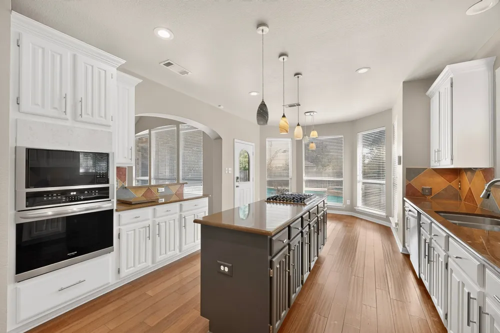 713 Mockingbird Court Crowley, TX 76036