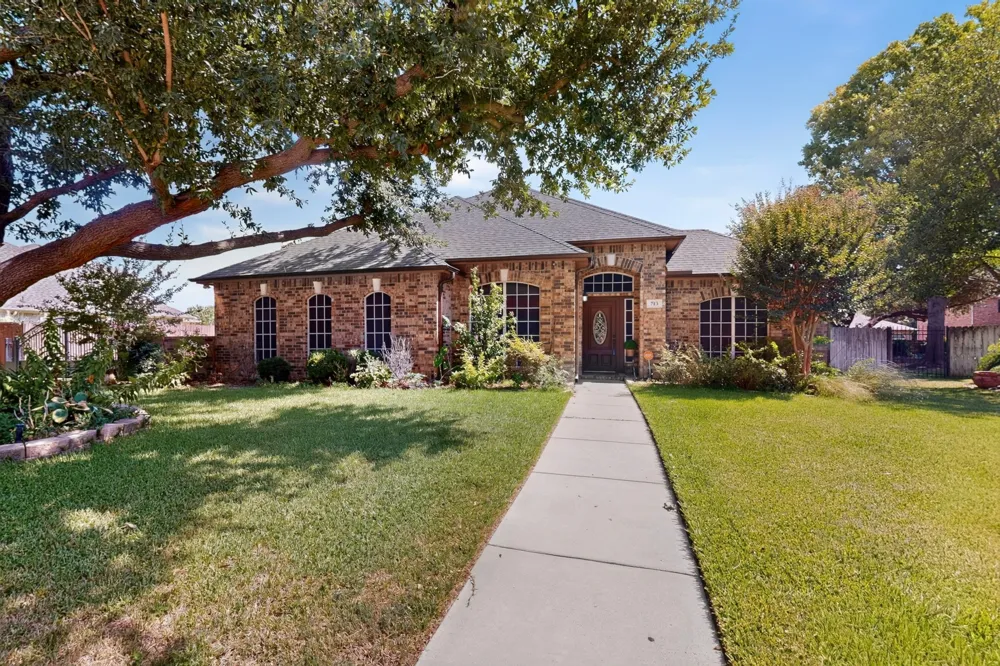 713 Mockingbird Court Crowley, TX 76036