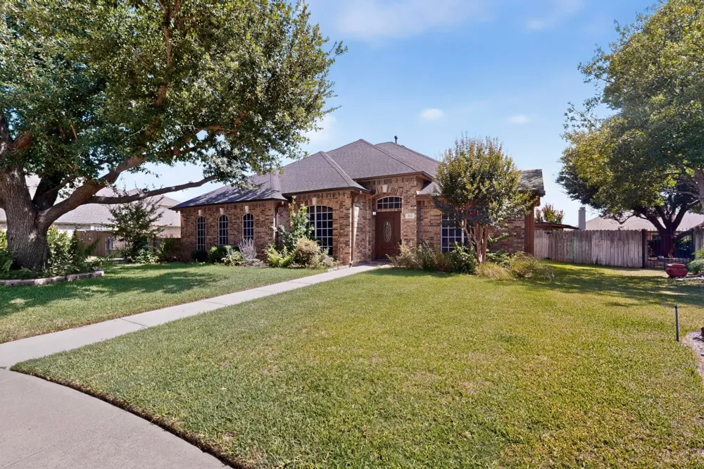 713 Mockingbird Court Crowley, TX 76036