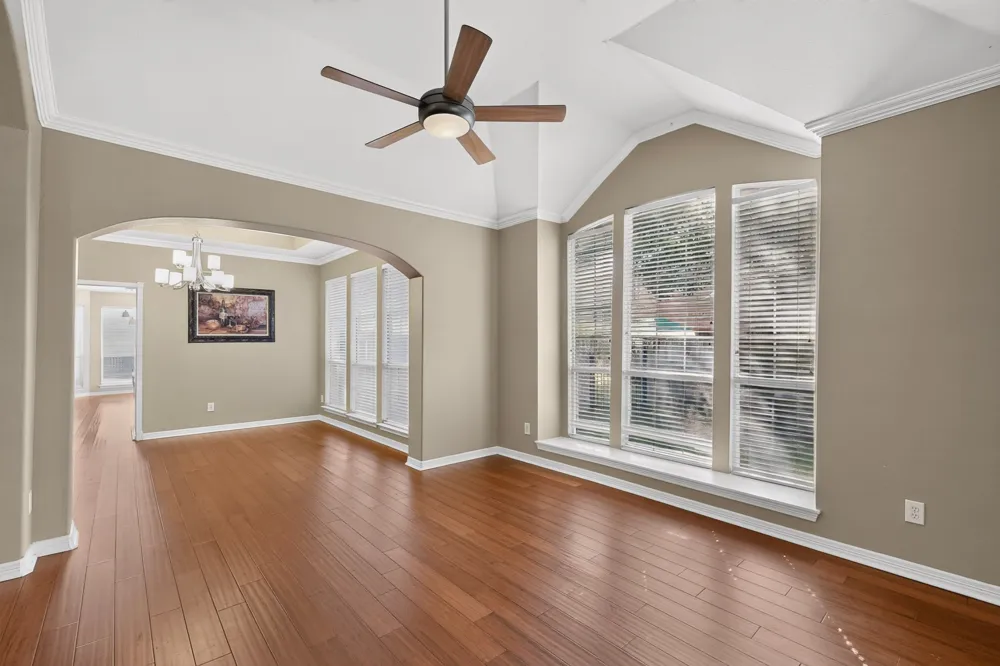 713 Mockingbird Court Crowley, TX 76036