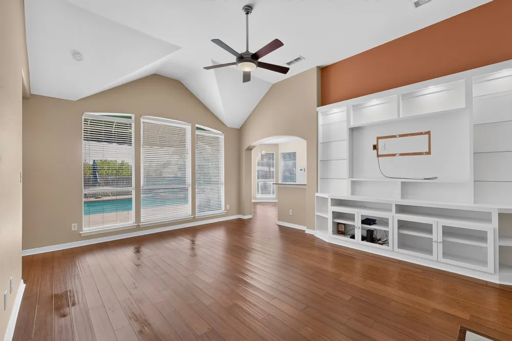 713 Mockingbird Court Crowley, TX 76036