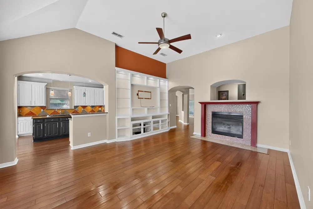 713 Mockingbird Court Crowley, TX 76036