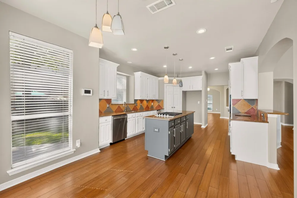 713 Mockingbird Court Crowley, TX 76036