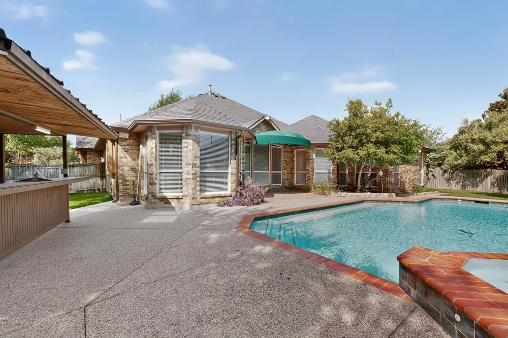 713 Mockingbird Court Crowley, TX 76036