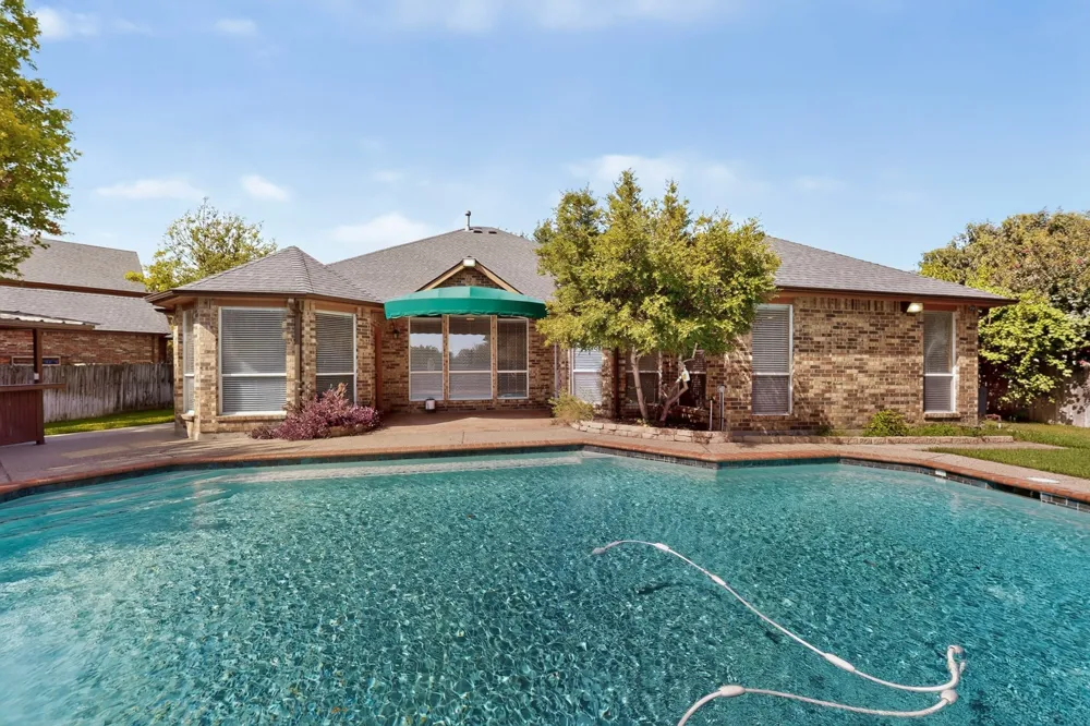 713 Mockingbird Court Crowley, TX 76036