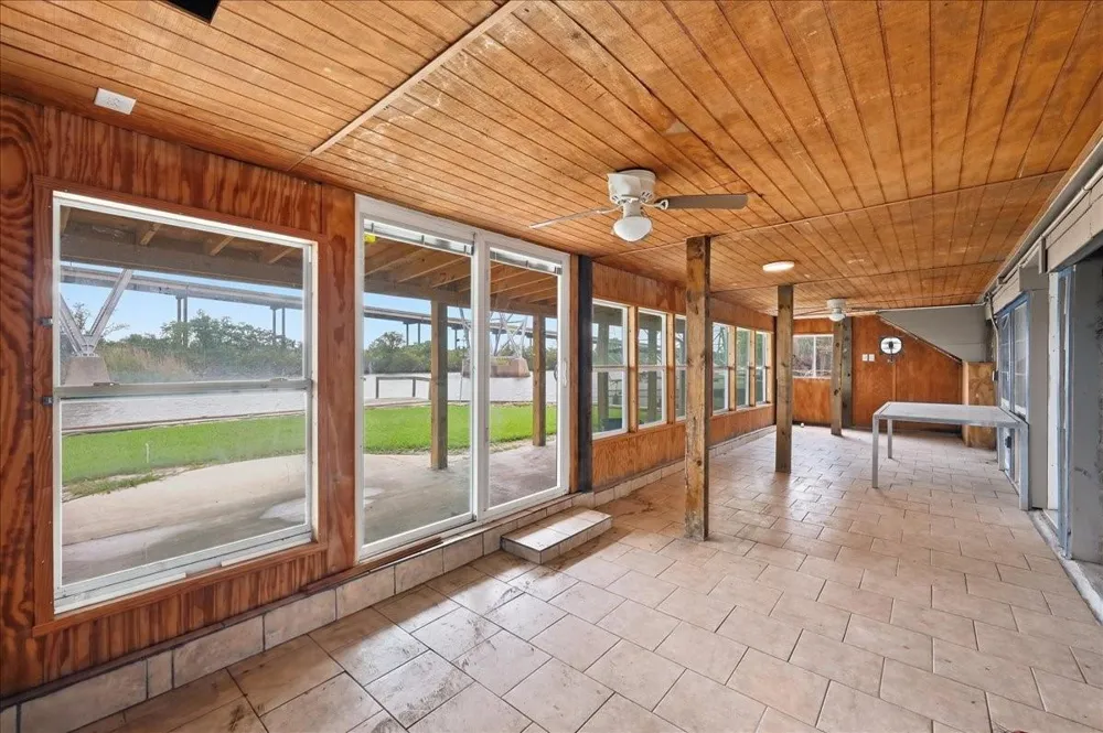 6743 Rainbow Lane Port Arthur, TX 77642