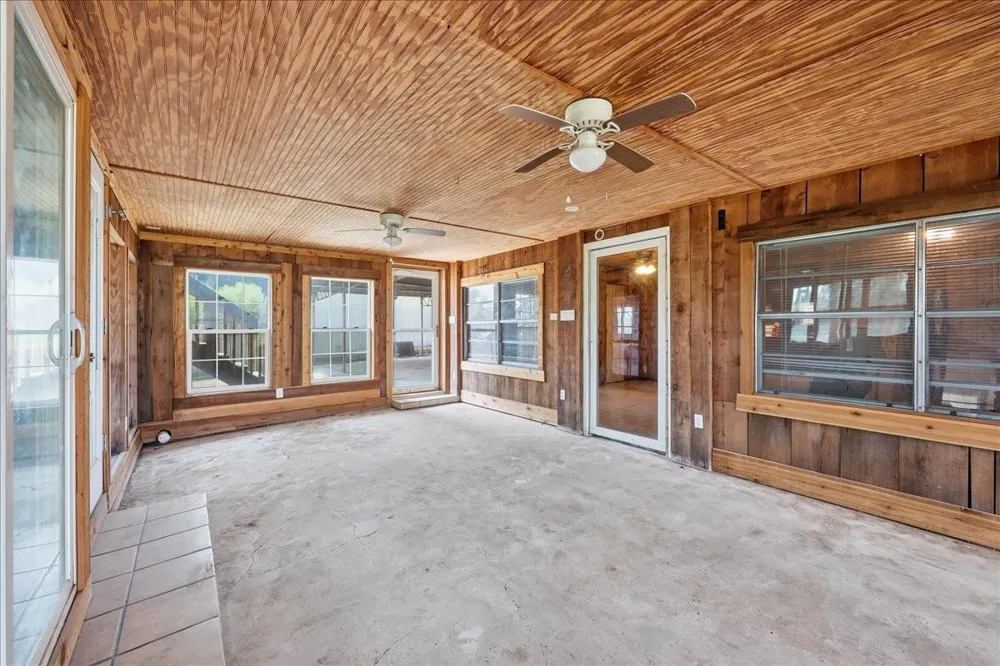 6743 Rainbow Lane Port Arthur, TX 77642