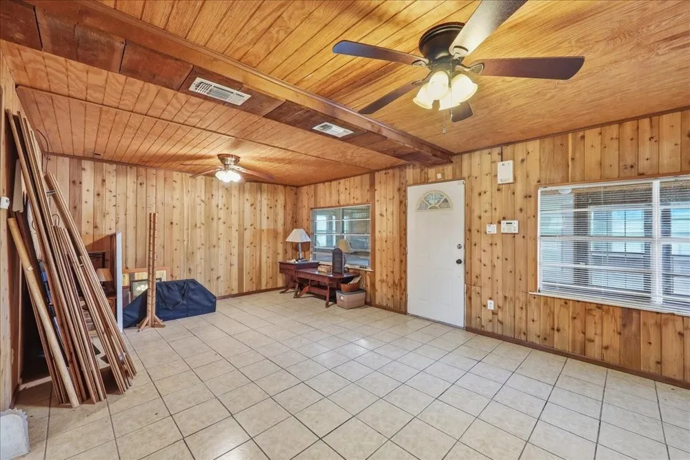 6743 Rainbow Lane Port Arthur, TX 77642