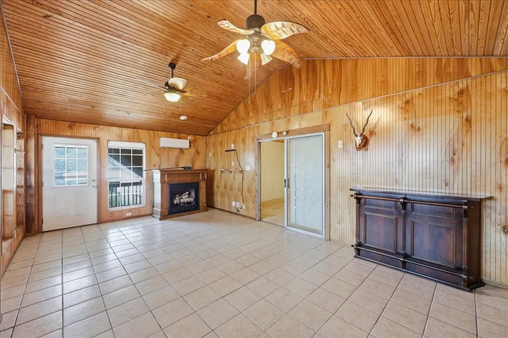 6743 Rainbow Lane Port Arthur, TX 77642