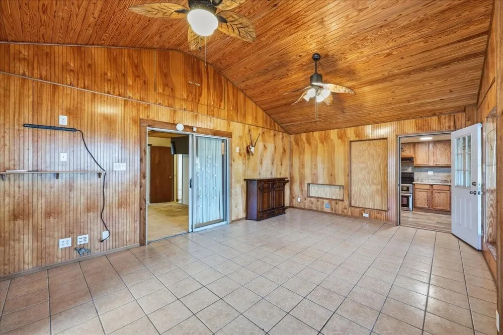 6743 Rainbow Lane Port Arthur, TX 77642