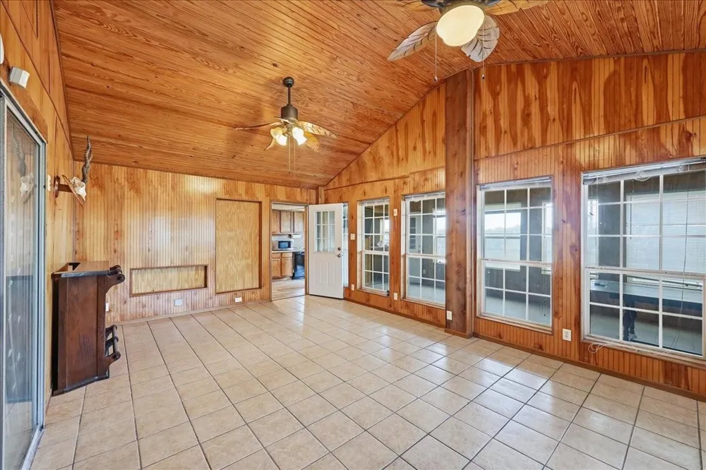 6743 Rainbow Lane Port Arthur, TX 77642