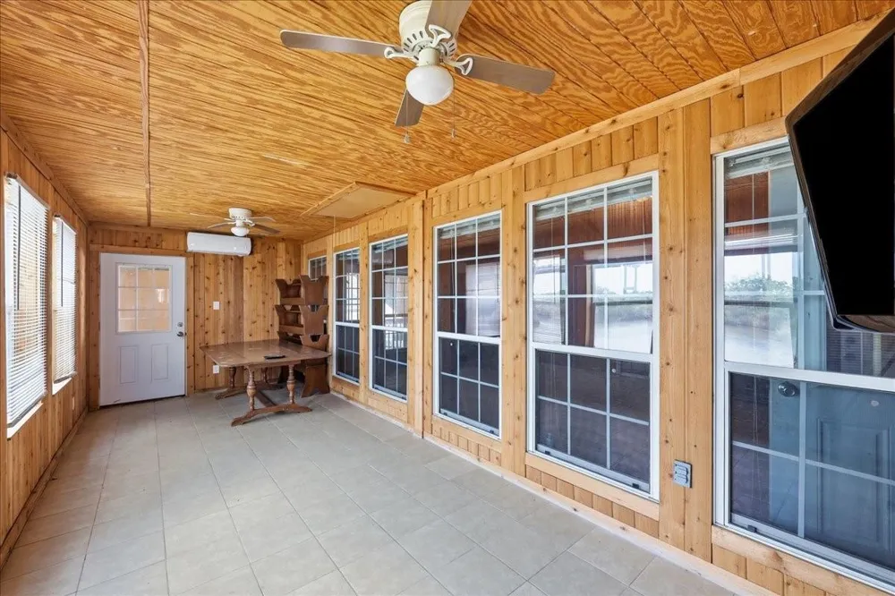 6743 Rainbow Lane Port Arthur, TX 77642