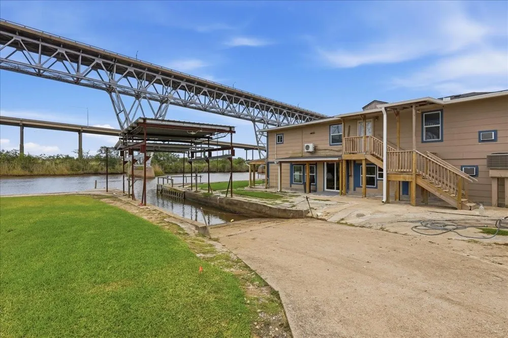 6743 Rainbow Lane Port Arthur, TX 77642