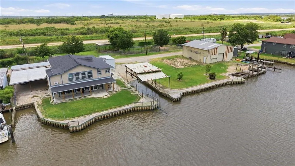 6743 Rainbow Lane Port Arthur, TX 77642
