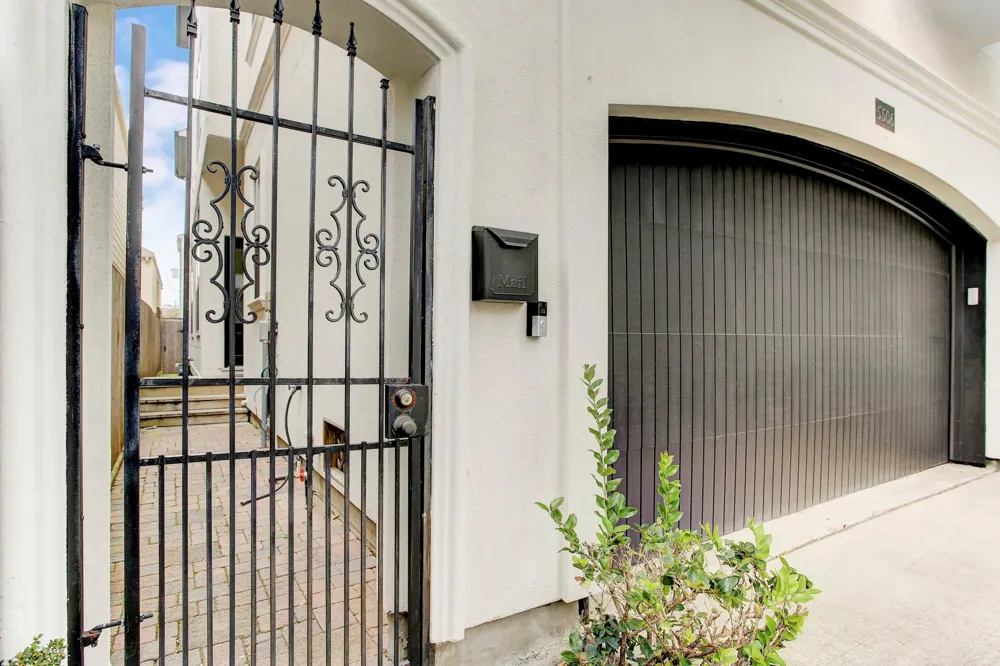 5506 Darling Street Houston, TX 77007