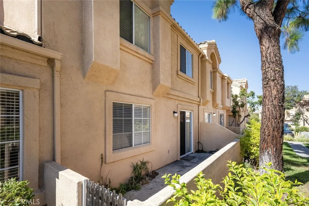 18842 Vista Del Canon #A Newhall, CA 91321
