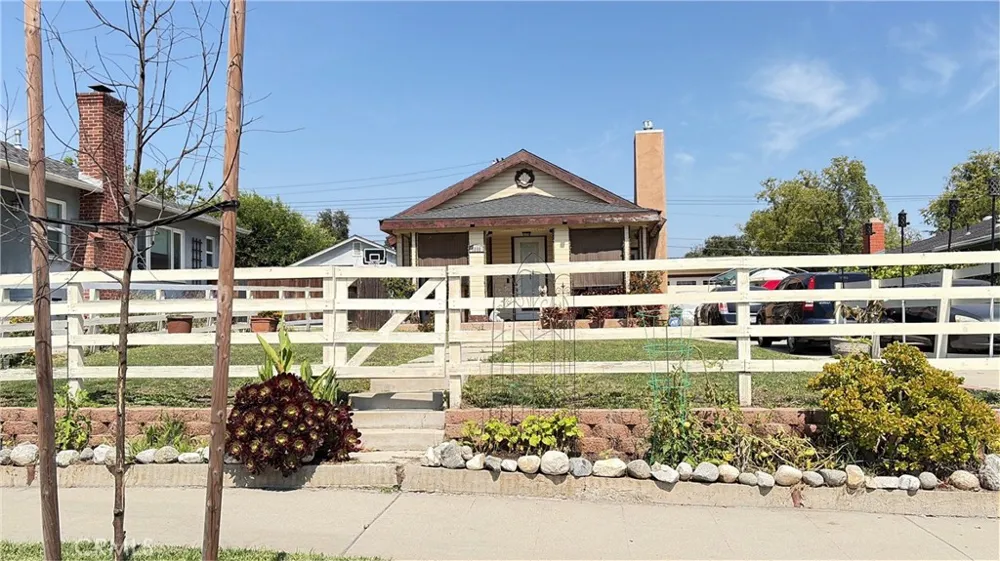 1098 Bresee Avenue Pasadena, CA 91104