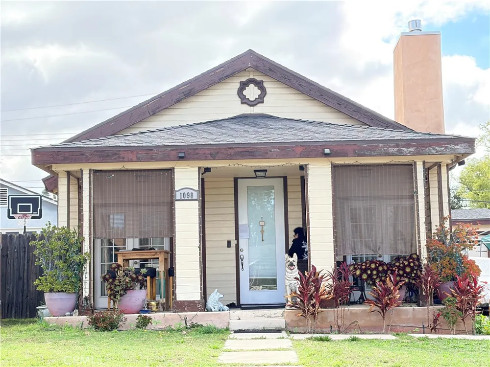 1098 Bresee Avenue Pasadena, CA 91104