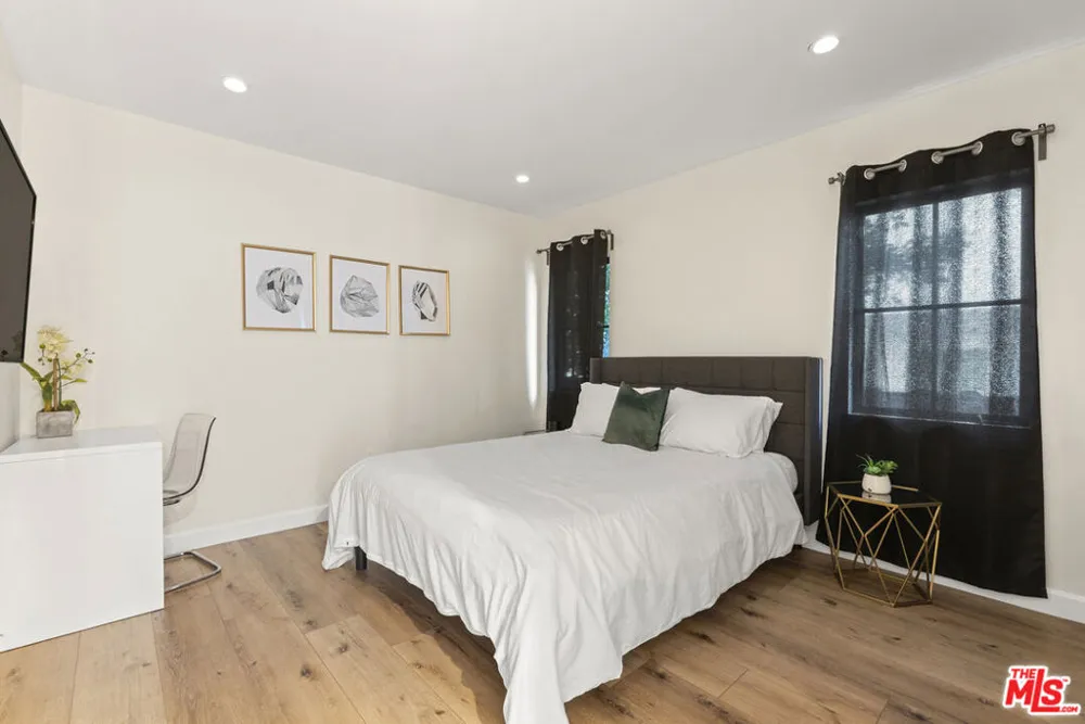 8700 Dorrington Avenue West Hollywood, CA 90048