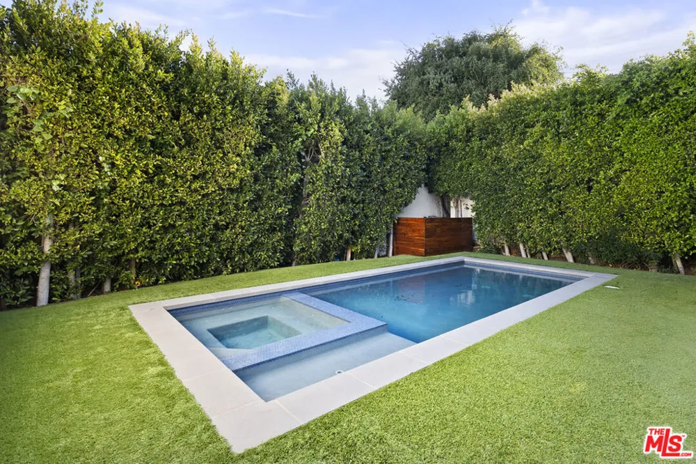 8700 Dorrington Avenue West Hollywood, CA 90048