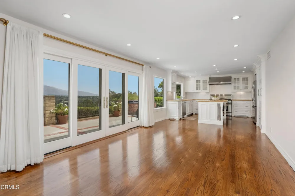 1095 Linda Glen Drive Pasadena, CA 91105