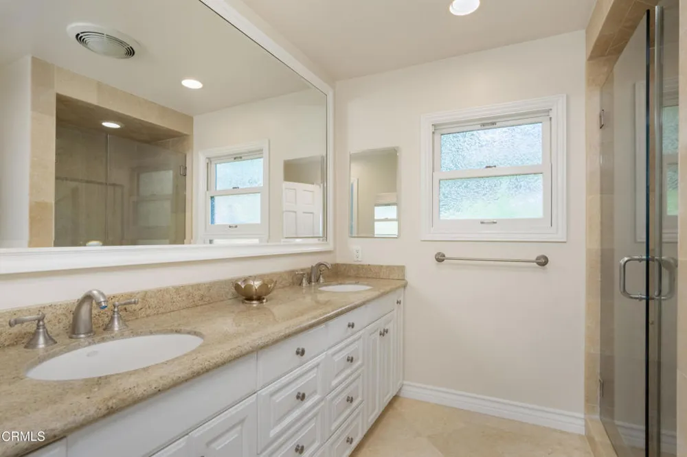 1095 Linda Glen Drive Pasadena, CA 91105
