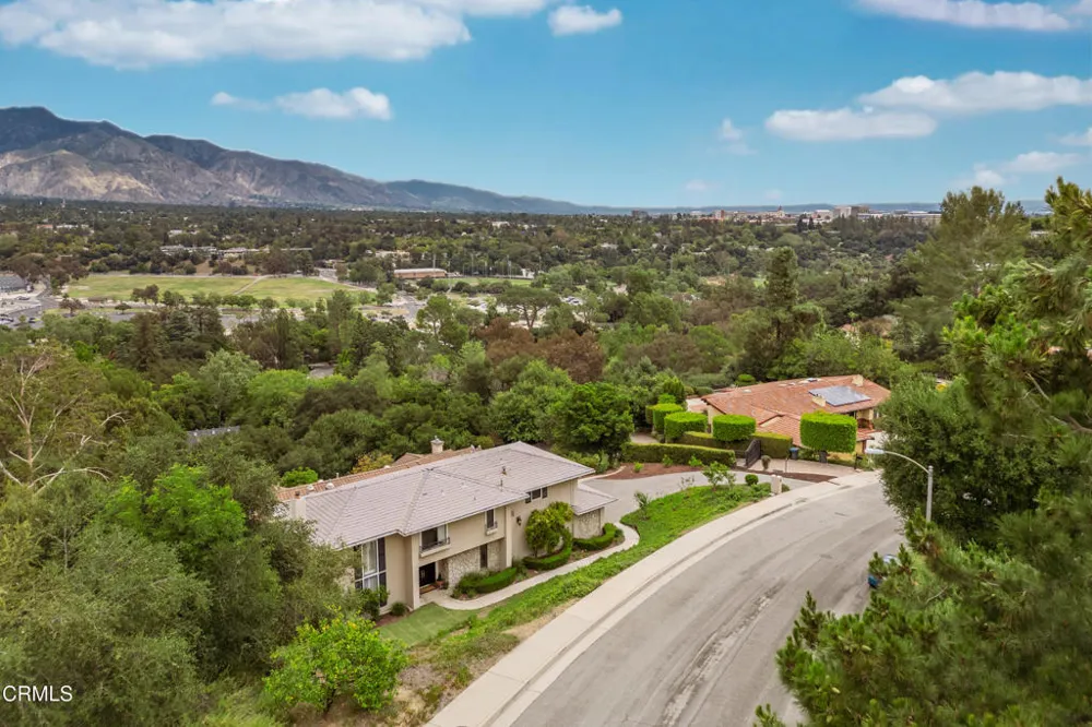 1095 Linda Glen Drive Pasadena, CA 91105