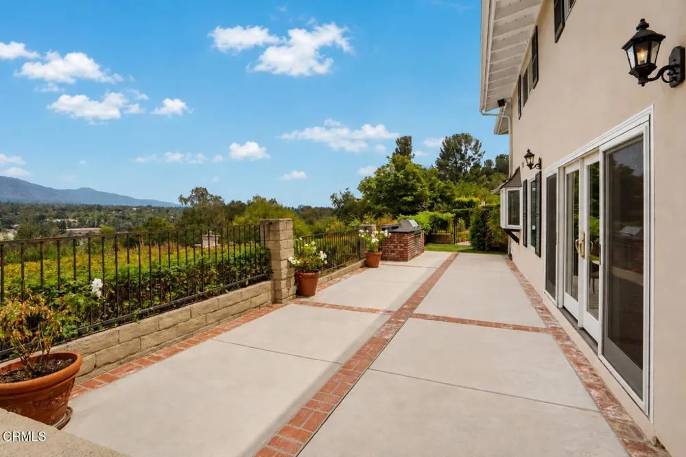 1095 Linda Glen Drive Pasadena, CA 91105