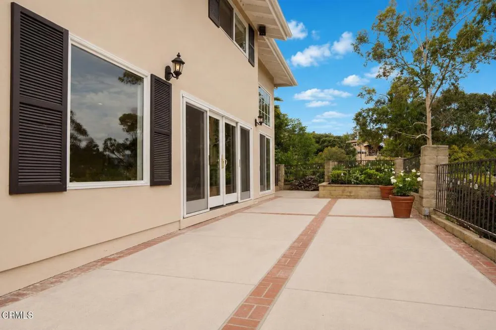 1095 Linda Glen Drive Pasadena, CA 91105