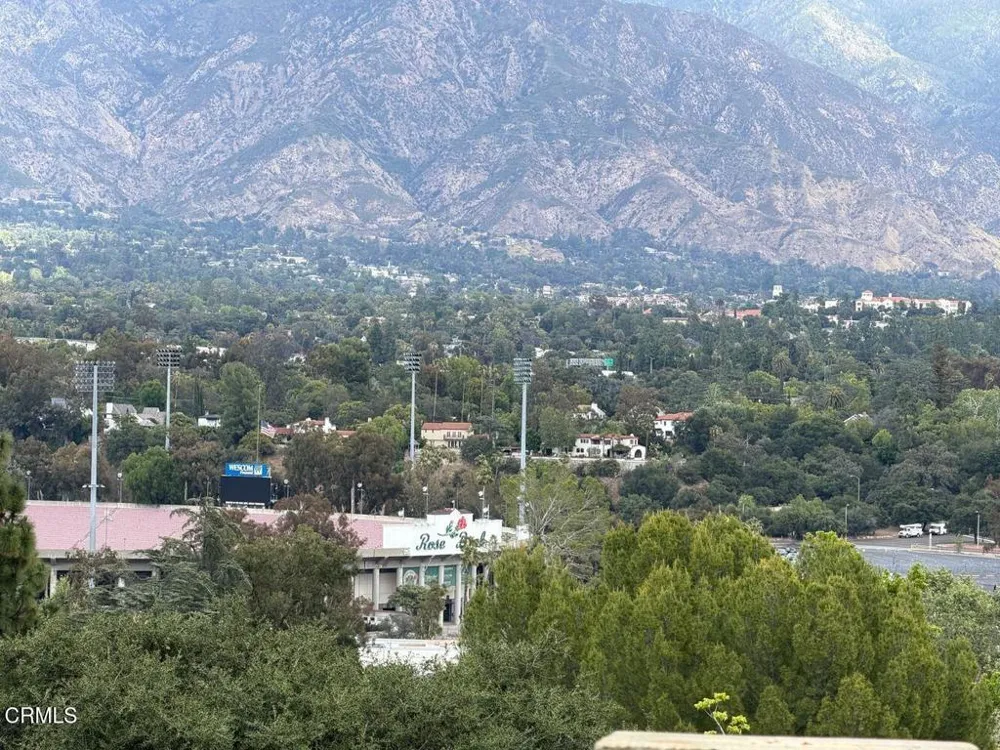 1095 Linda Glen Drive Pasadena, CA 91105