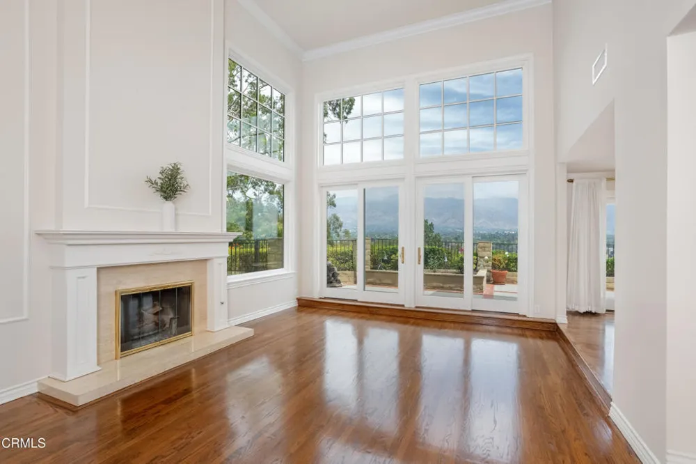 1095 Linda Glen Drive Pasadena, CA 91105