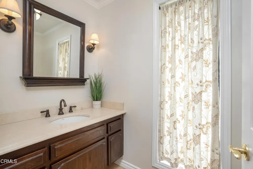 1095 Linda Glen Drive Pasadena, CA 91105