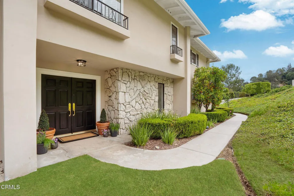 1095 Linda Glen Drive Pasadena, CA 91105