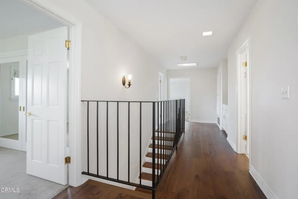 1095 Linda Glen Drive Pasadena, CA 91105