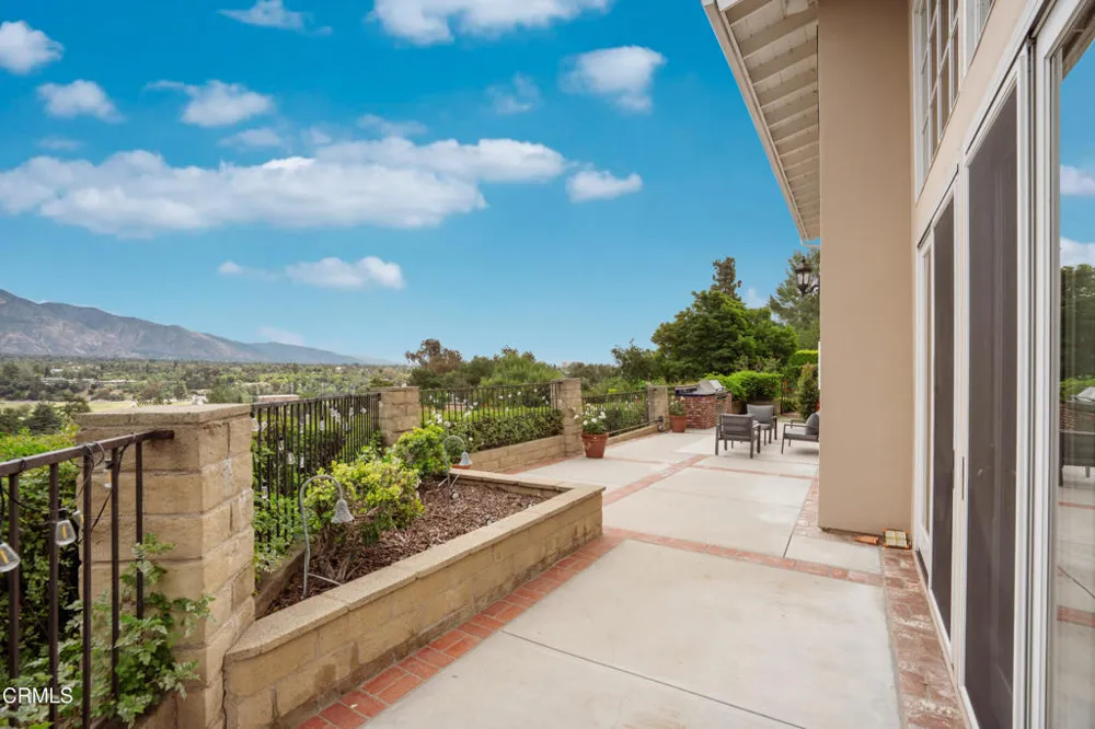 1095 Linda Glen Drive Pasadena, CA 91105