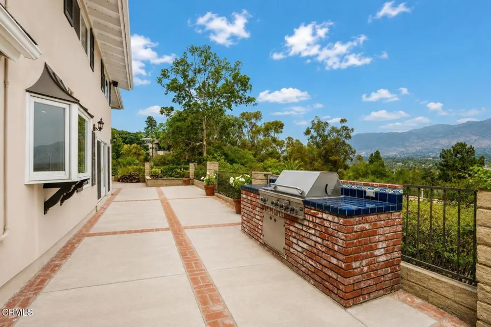 1095 Linda Glen Drive Pasadena, CA 91105
