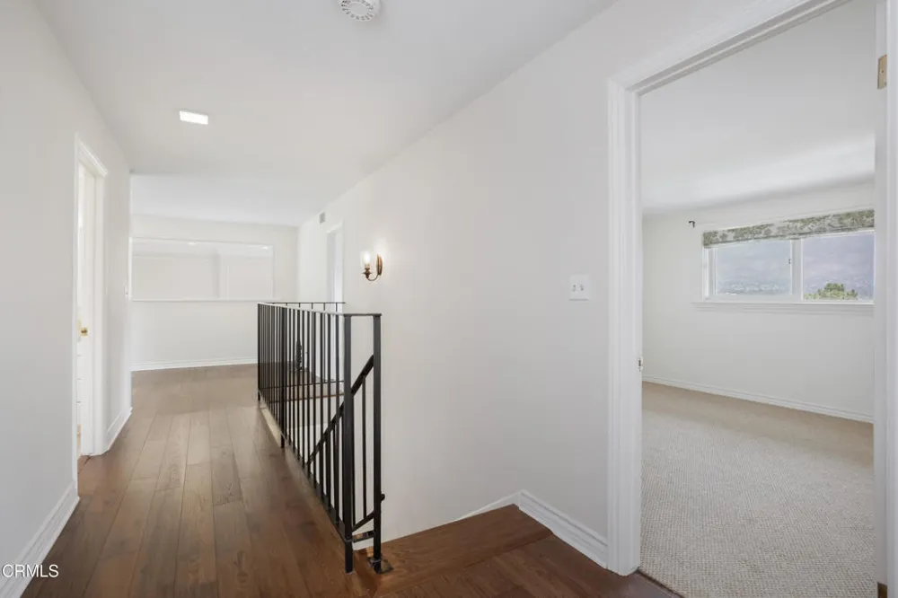 1095 Linda Glen Drive Pasadena, CA 91105