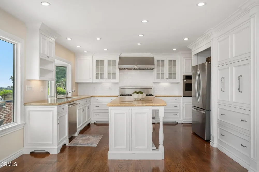 1095 Linda Glen Drive Pasadena, CA 91105