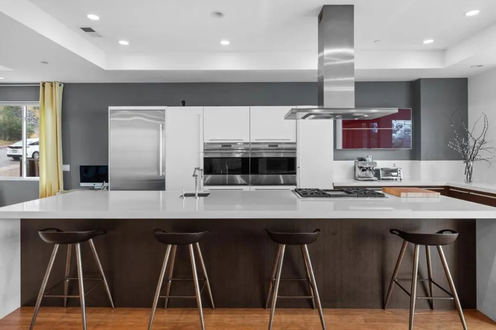 1002 Crestview Drive Millbrae, CA 94030