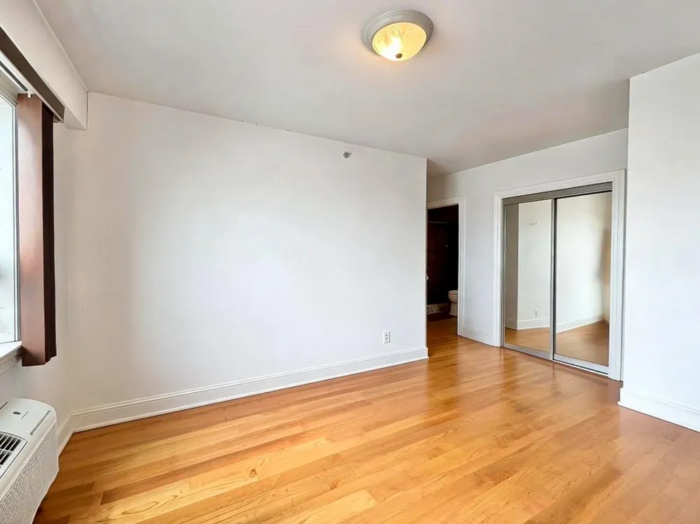 809 22ND ST Union City, NJ 07087