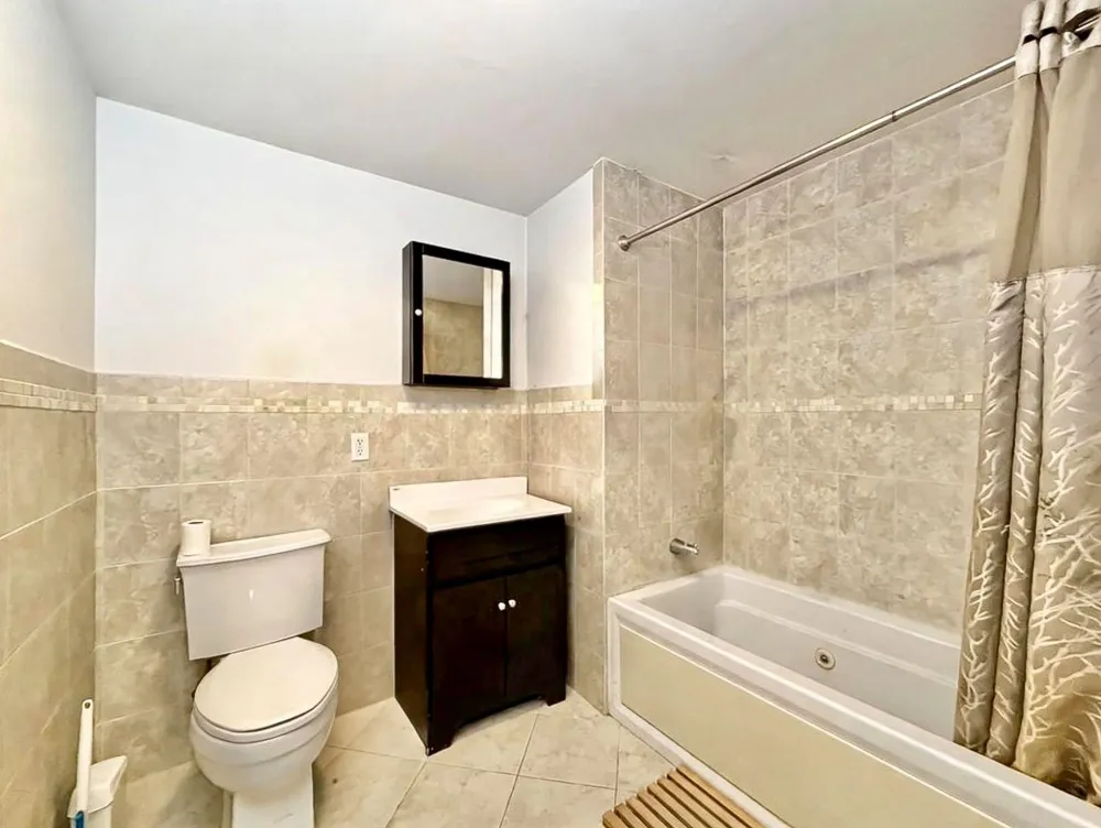 809 22ND ST Union City, NJ 07087