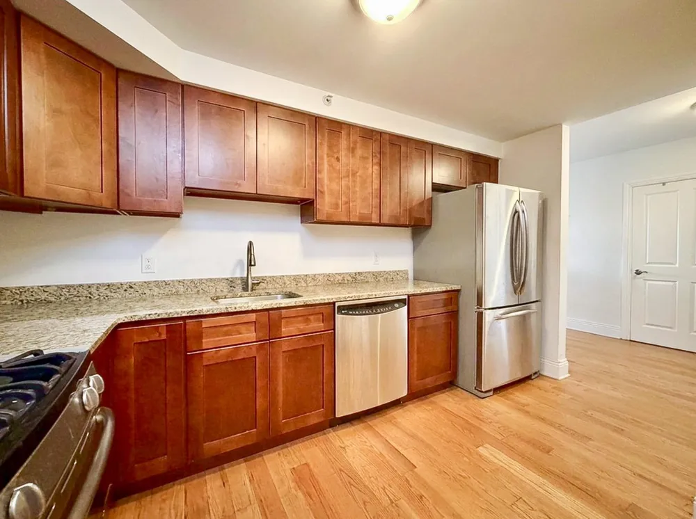 809 22ND ST Union City, NJ 07087