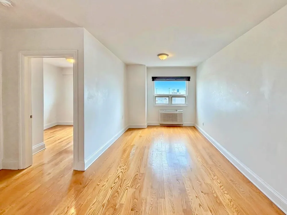 809 22ND ST Union City, NJ 07087